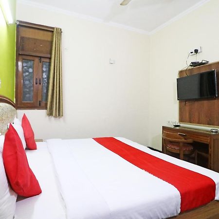 Hotel Westend Holiday Home 5 Mint From Nizamuddin Railway Station Neu-Delhi Exterior foto