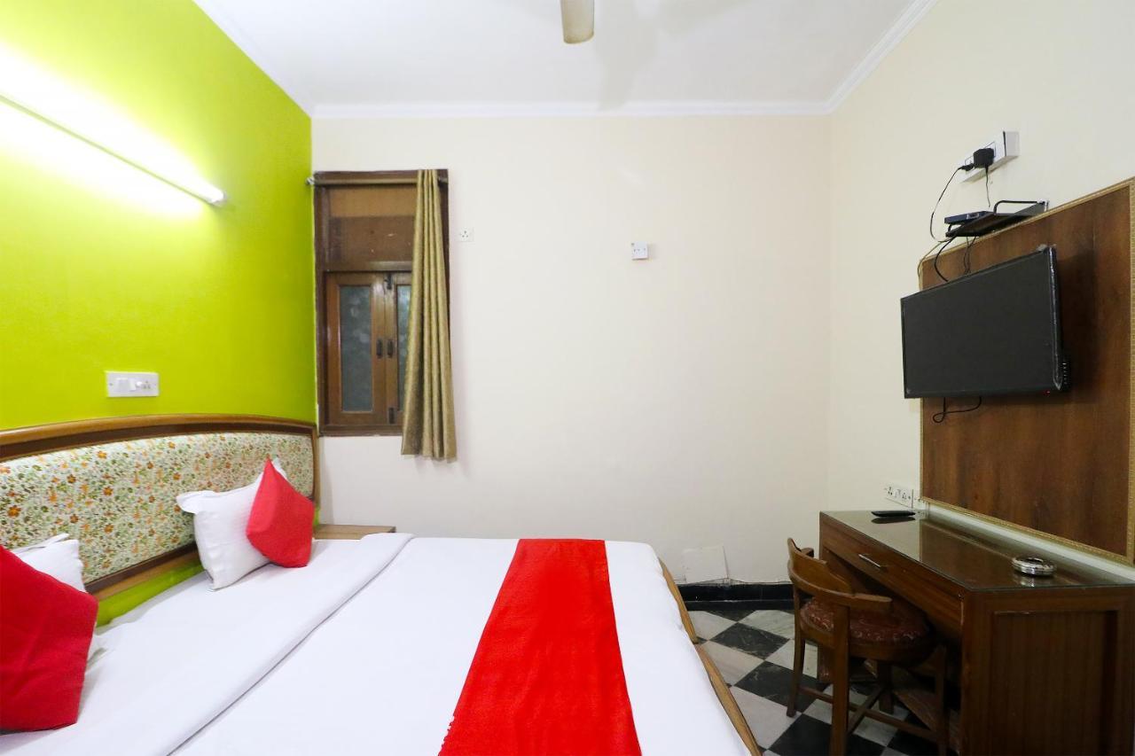 Hotel Westend Holiday Home 5 Mint From Nizamuddin Railway Station Neu-Delhi Exterior foto