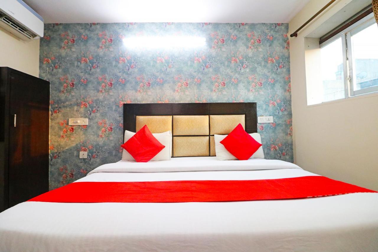 Hotel Westend Holiday Home 5 Mint From Nizamuddin Railway Station Neu-Delhi Exterior foto