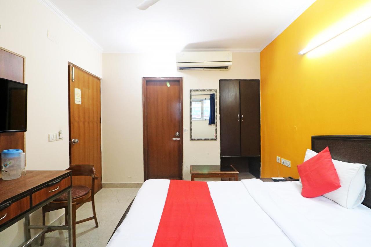 Hotel Westend Holiday Home 5 Mint From Nizamuddin Railway Station Neu-Delhi Exterior foto