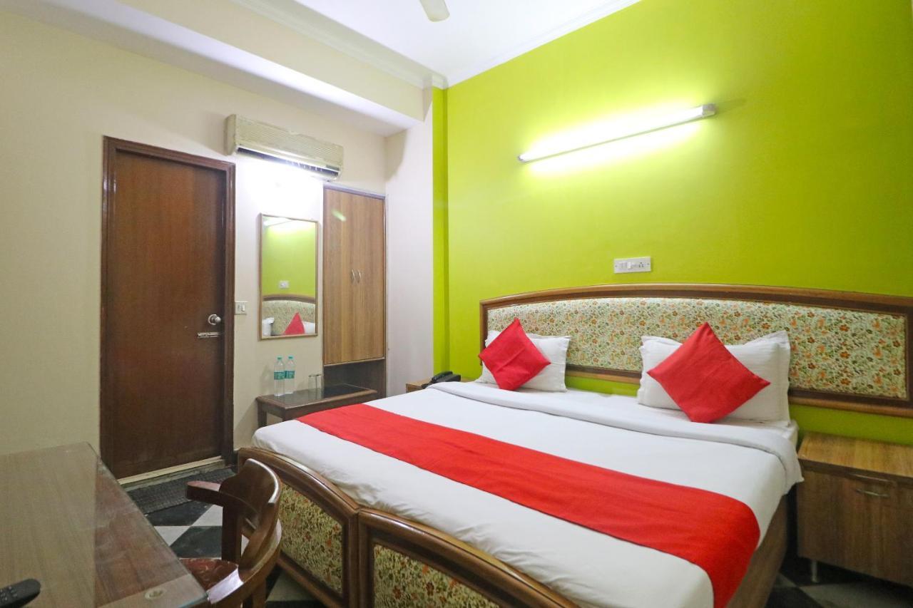 Hotel Westend Holiday Home 5 Mint From Nizamuddin Railway Station Neu-Delhi Exterior foto