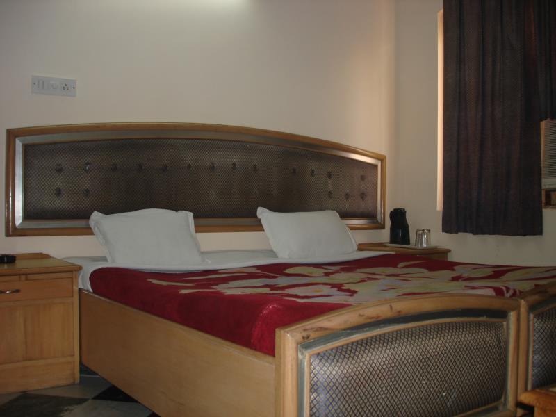 Hotel Westend Holiday Home 5 Mint From Nizamuddin Railway Station Neu-Delhi Exterior foto